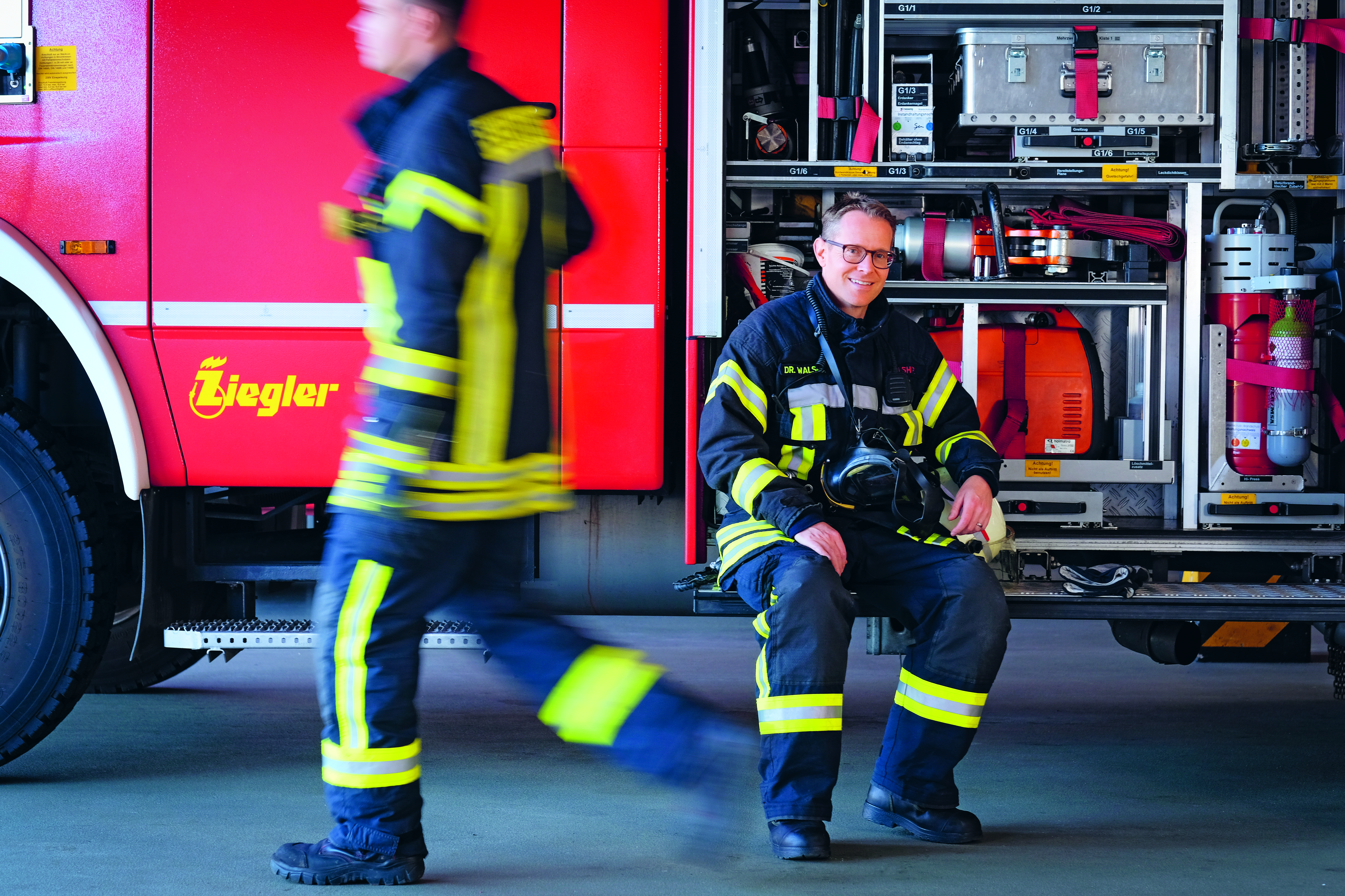 Eine gute Ausbildung in den Bereichen Brandbekämpfung, technische Hilfeleistung und Umweltschutz sowie eine moderne technische Ausrüstung – Peter Walsh fühlt sich bei seinen Einsätzen sicher. Angst hat er beim Ausrücken keine, aber Respekt.