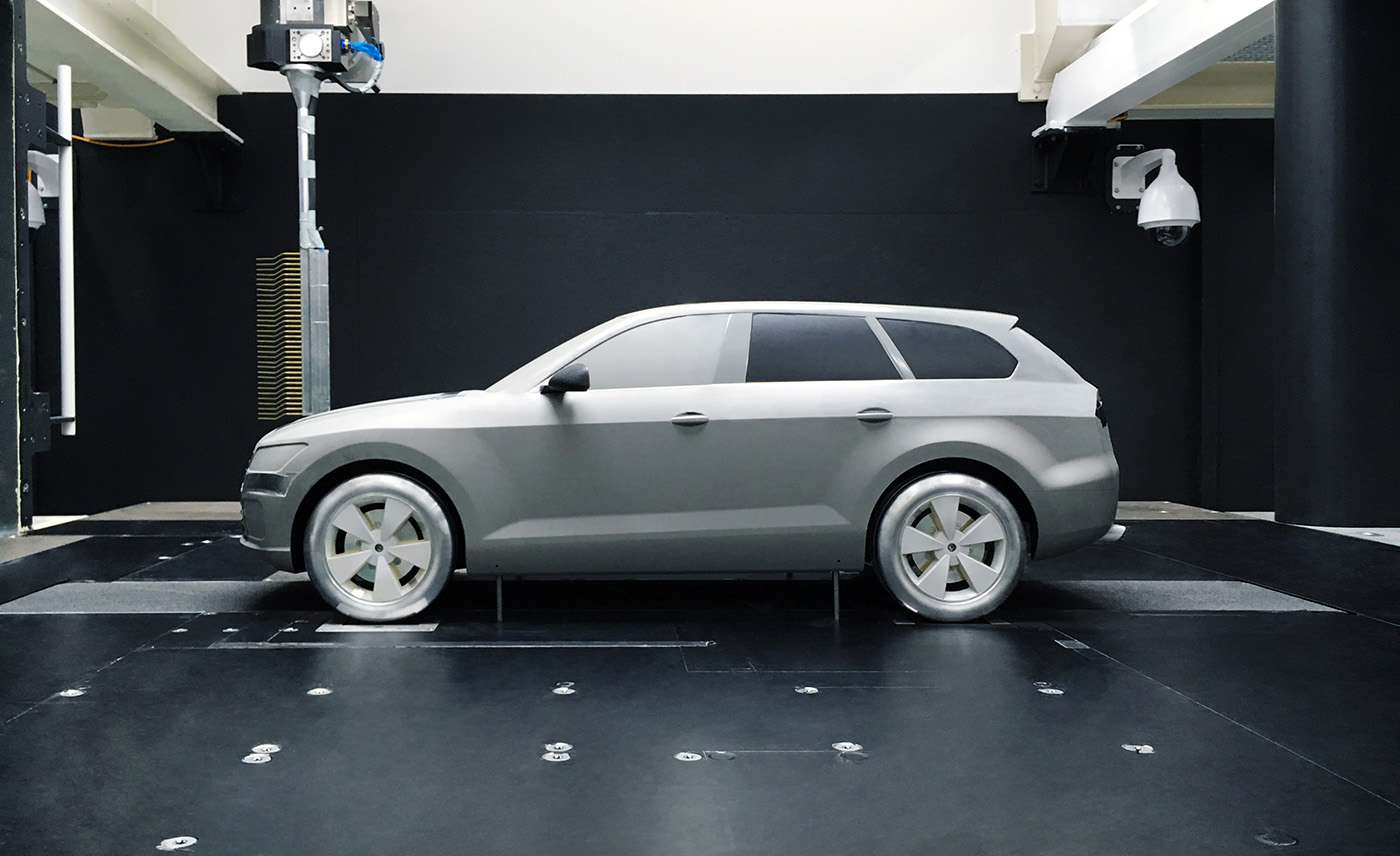 The generic AeroSUV of Röchling Automotive provides new methods of aerodynamic research and features a high economic relevance.