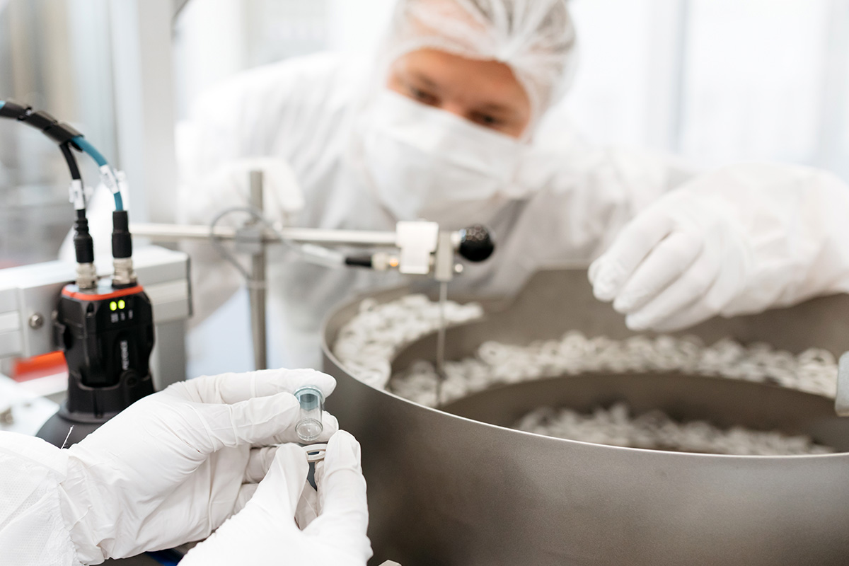 Röchling Medical produziert füllfertige Fläschchen für injizierbare Arzneimittel